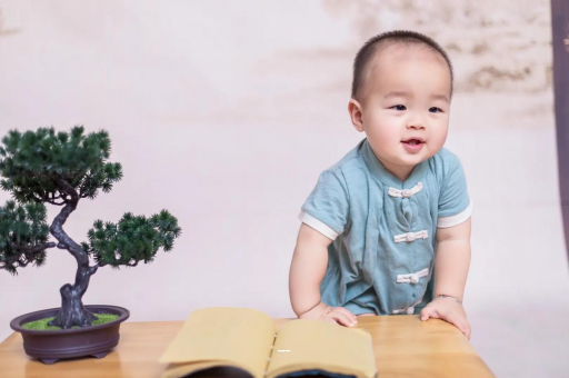 儋州宝宝爱吐奶是什么原因